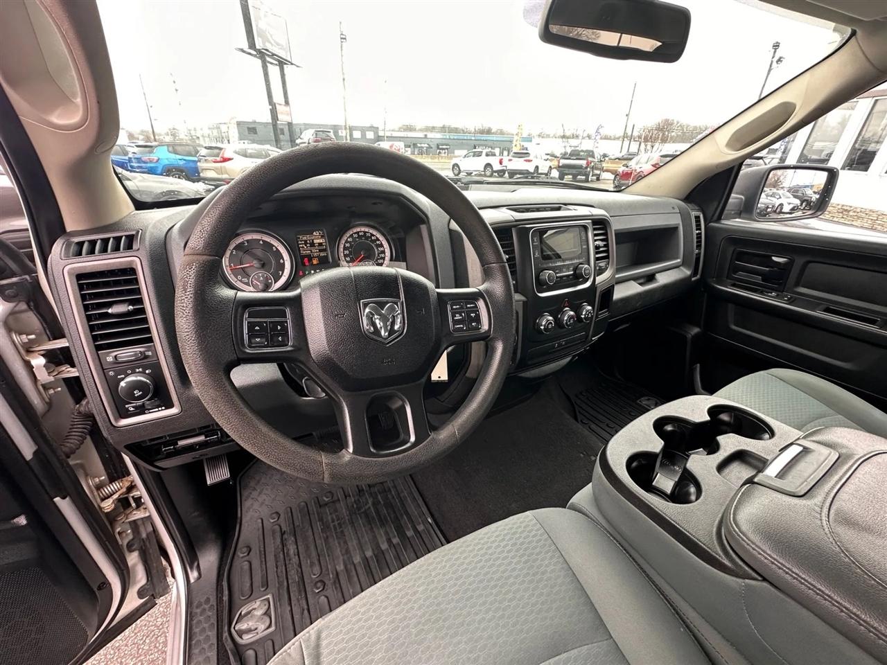 RAM 1500 Express 4x4 Quad Cab 6'4" Box 2018