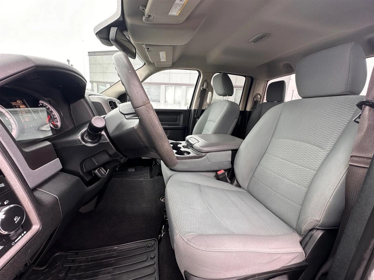 RAM 1500 Express 4x4 Quad Cab 6'4" Box 2018