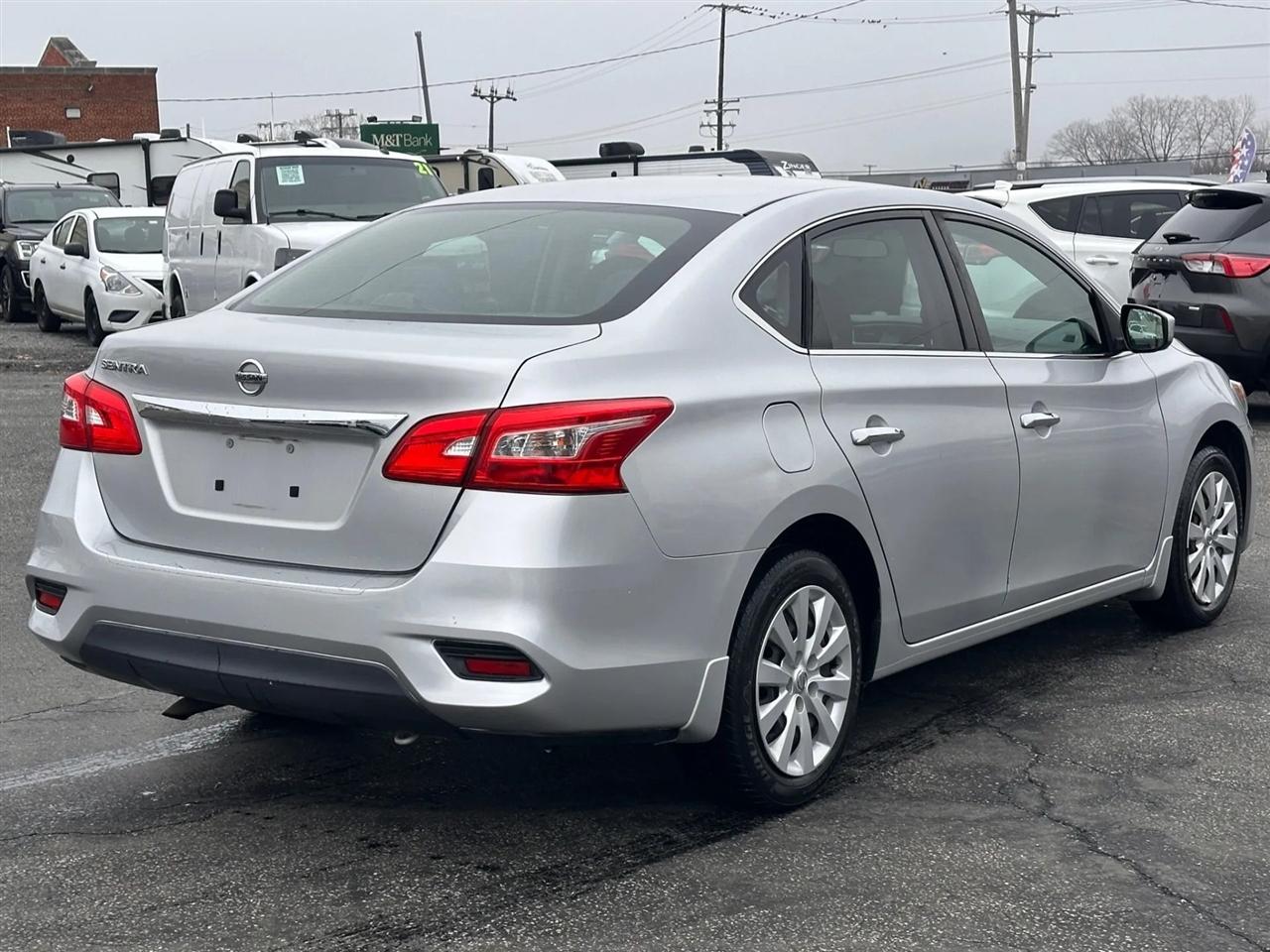 Nissan Sentra 4dr Sdn I4 CVT S 2016