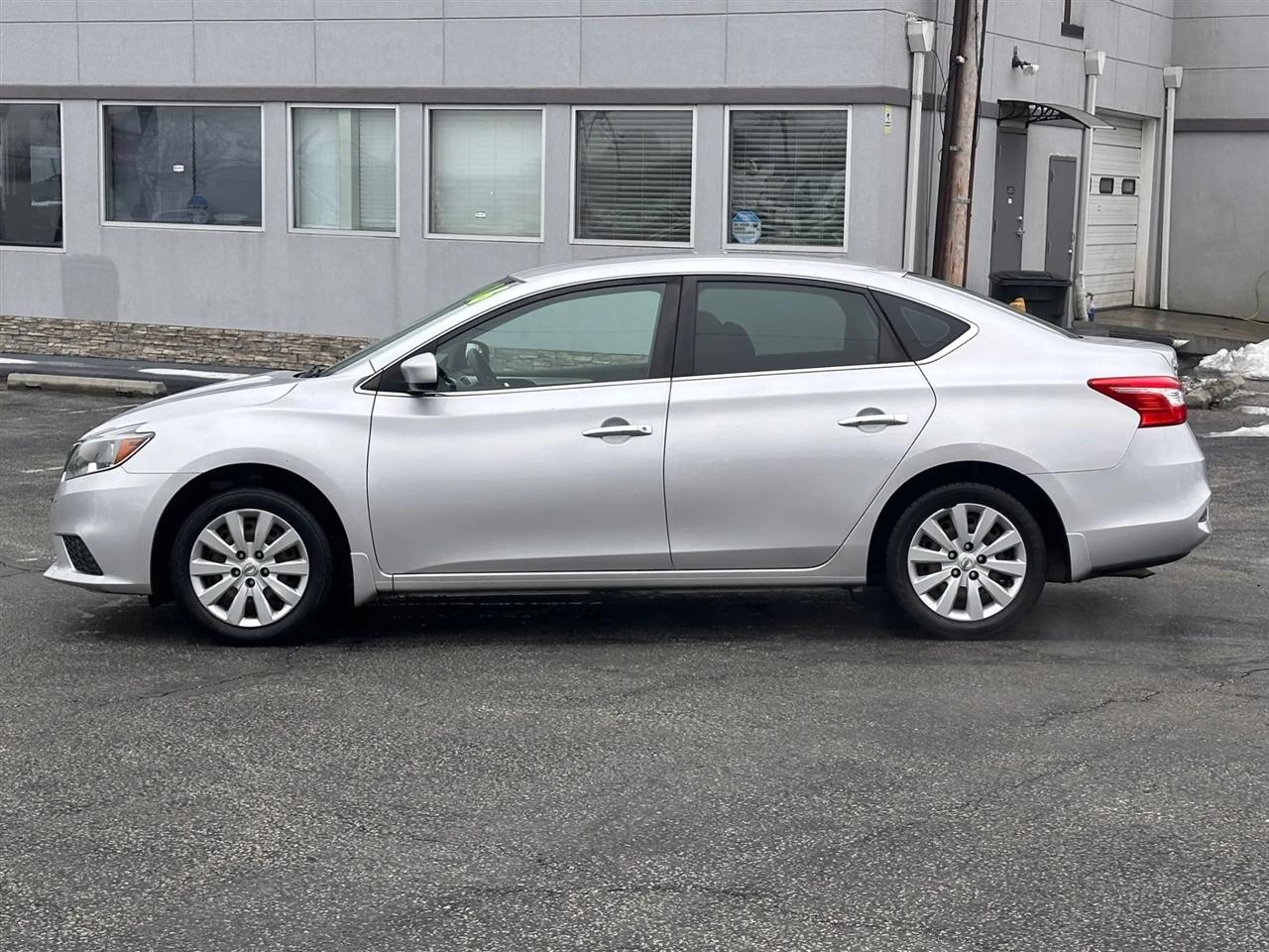 Nissan Sentra 4dr Sdn I4 CVT S 2016