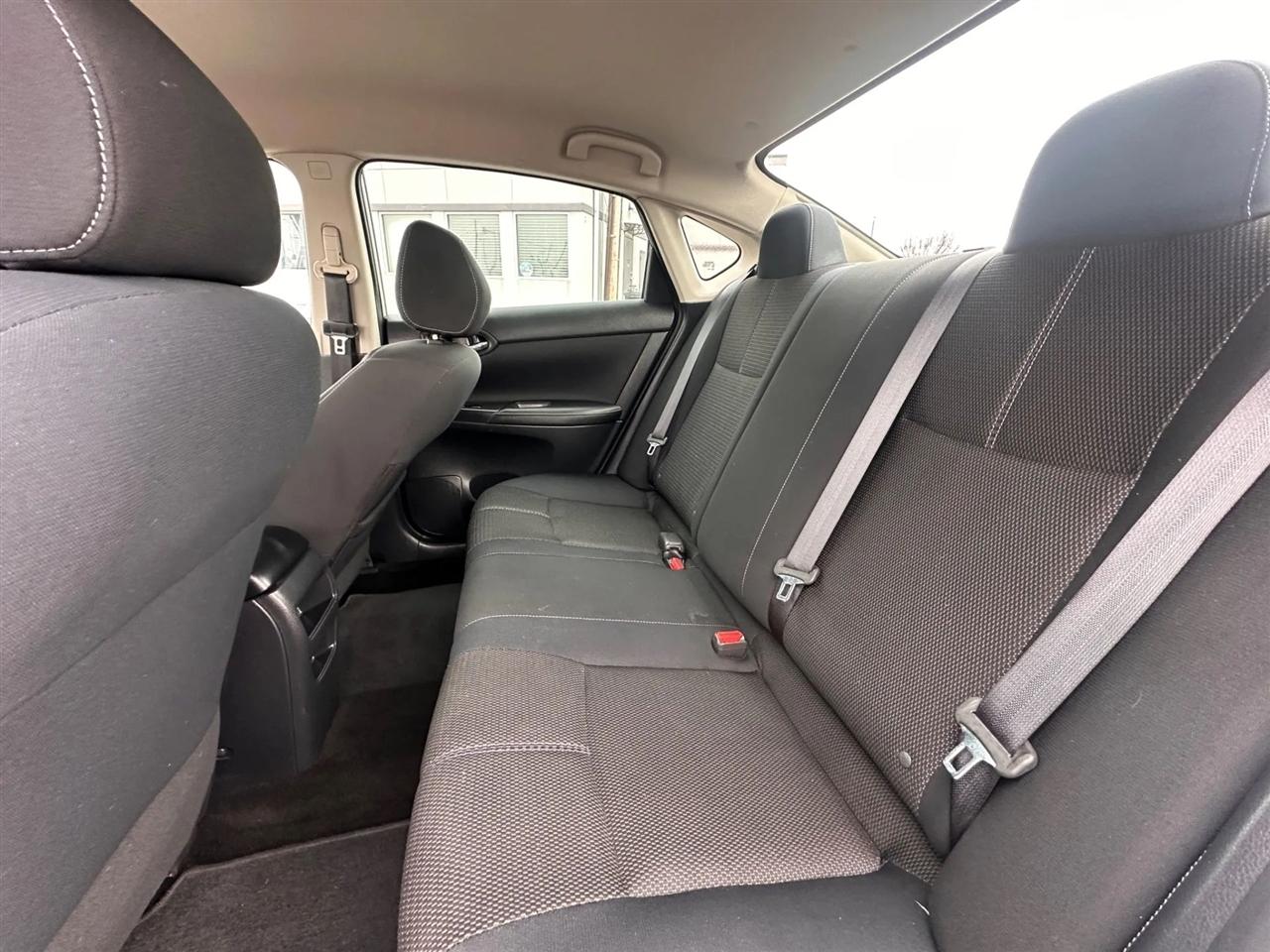 Nissan Sentra 4dr Sdn I4 CVT S 2016