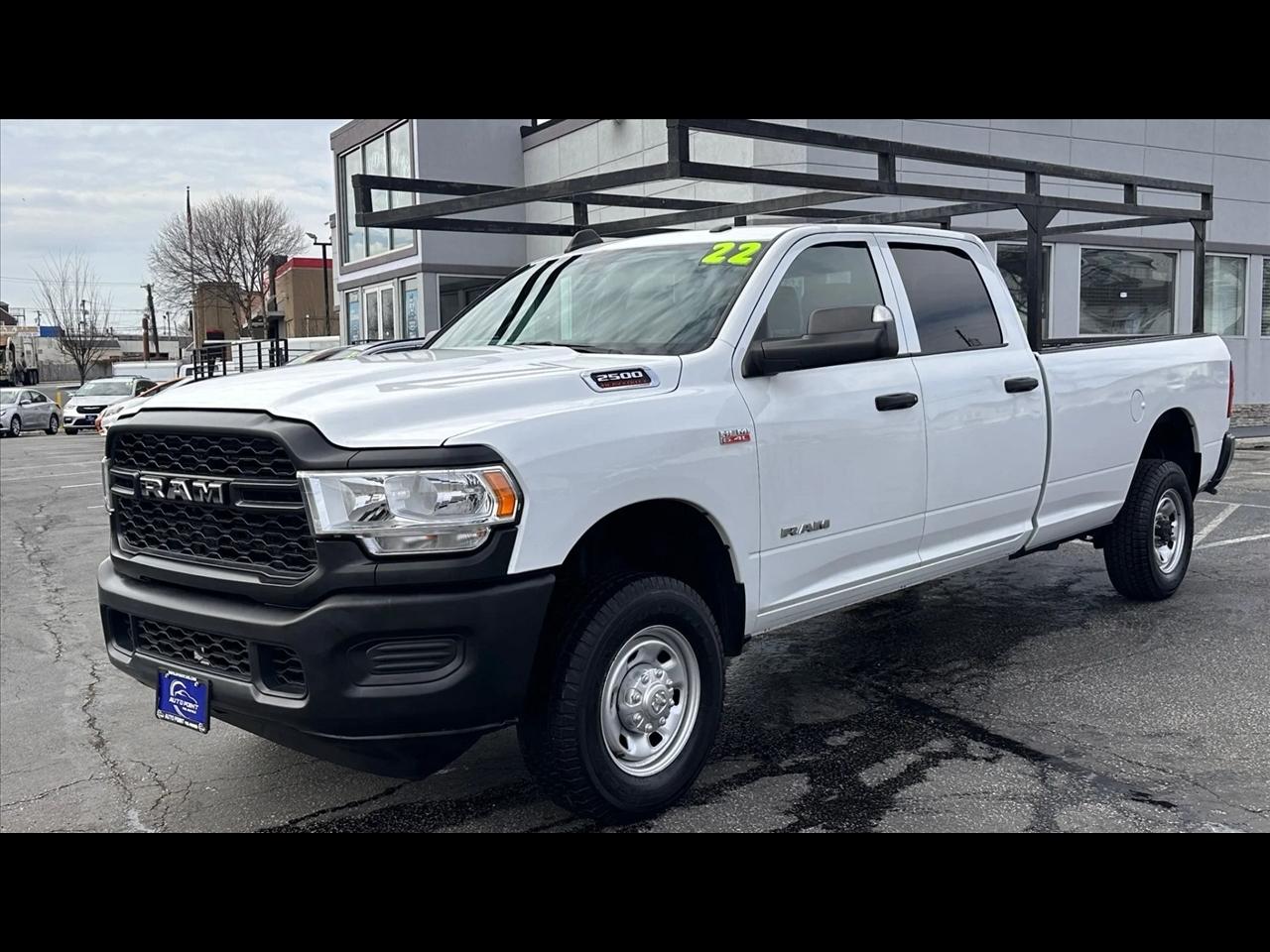 RAM 2500 Tradesman 4x4 Crew Cab 8' Box 2022