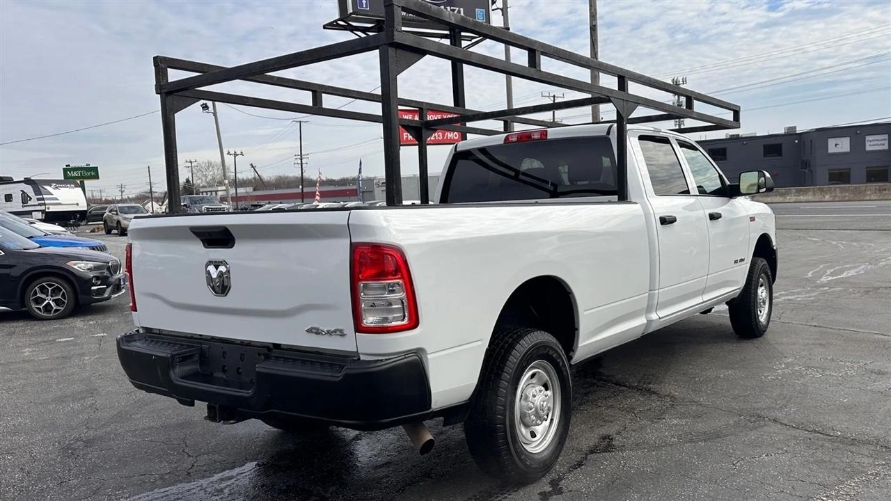 RAM 2500 Tradesman 4x4 Crew Cab 8' Box 2022