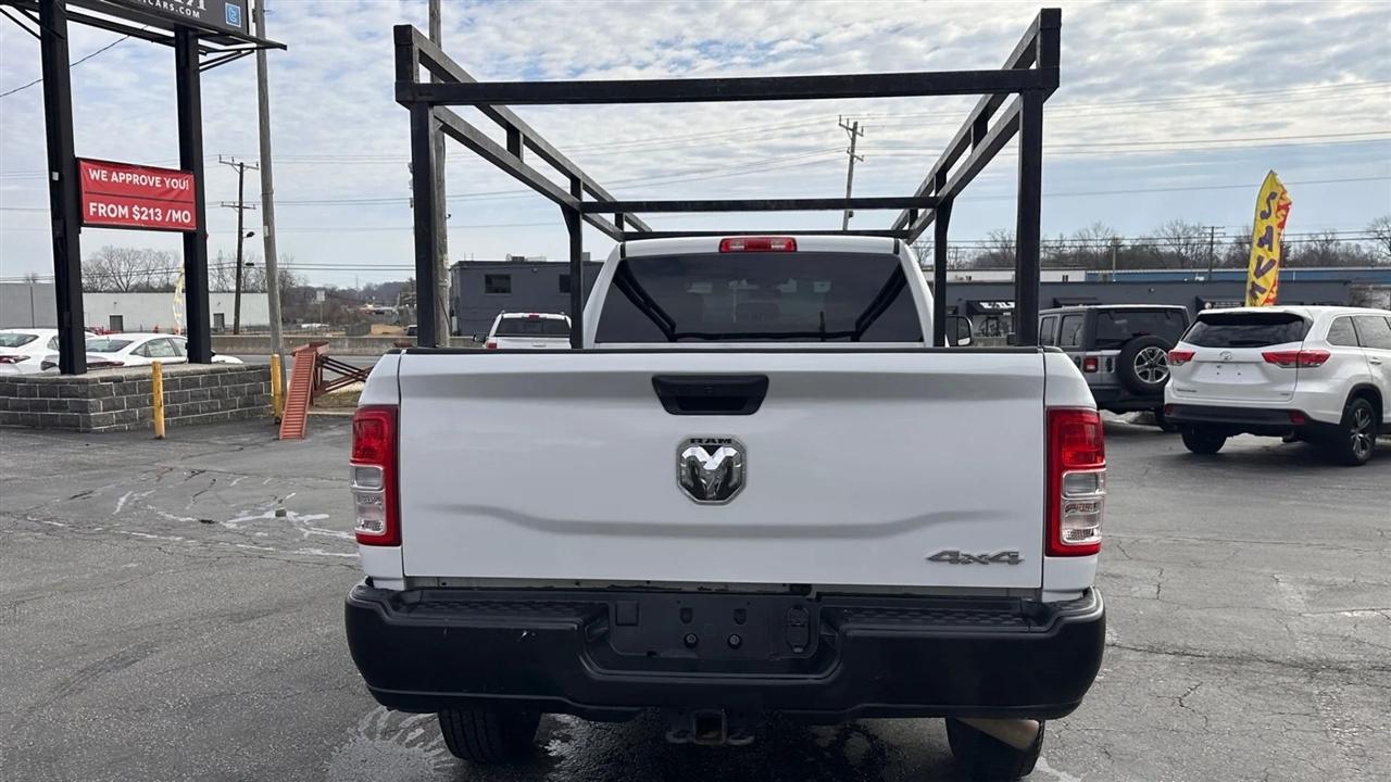 RAM 2500 Tradesman 4x4 Crew Cab 8' Box 2022