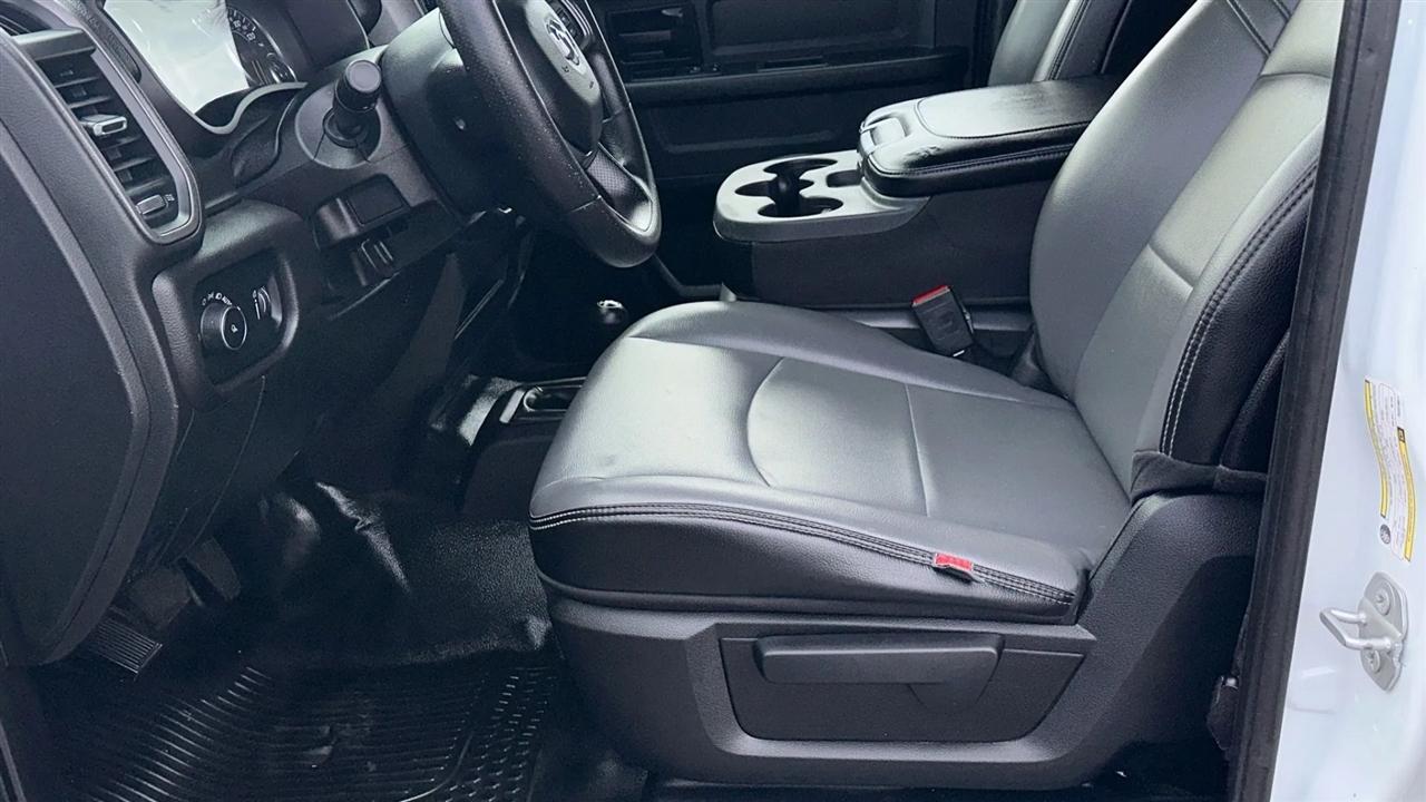 RAM 2500 Tradesman 4x4 Crew Cab 8' Box 2022