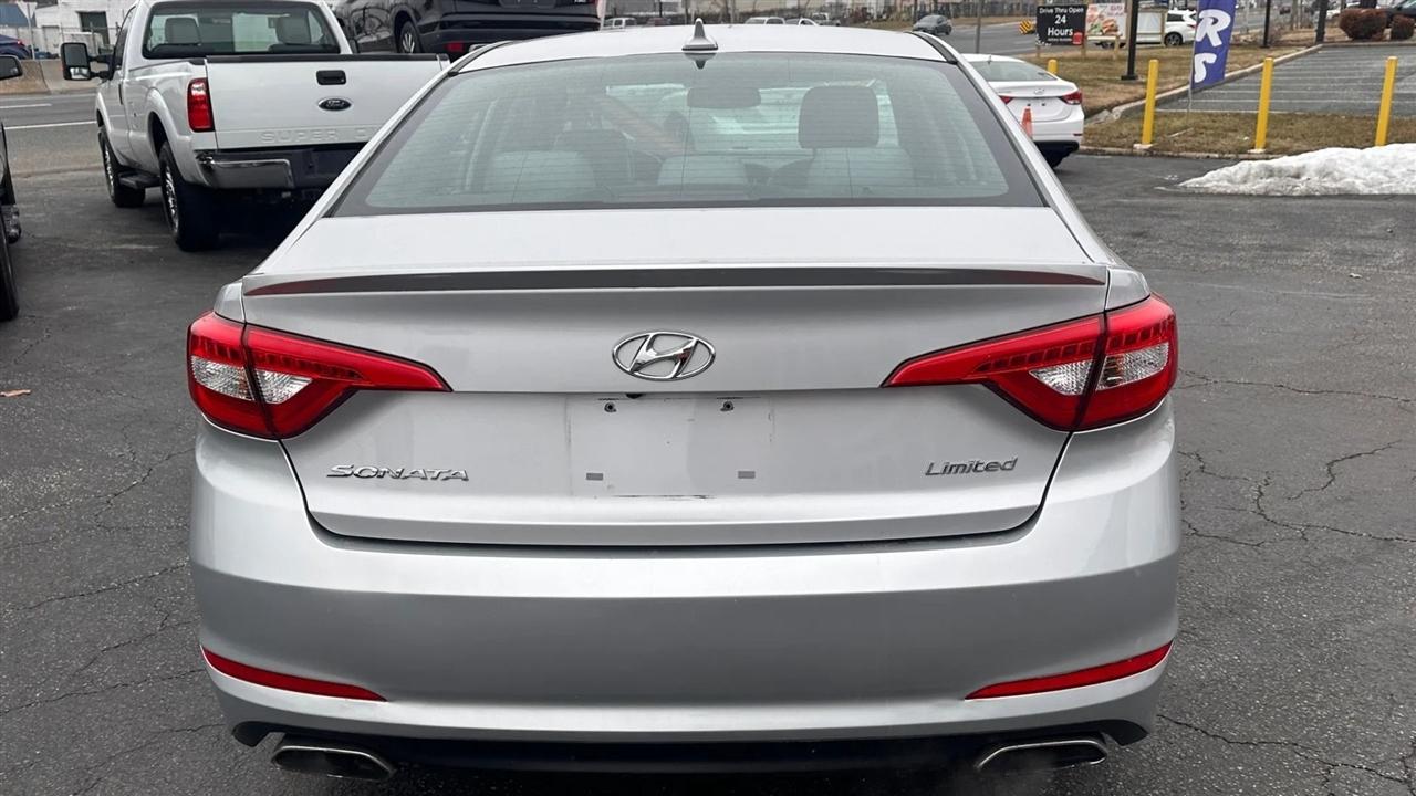 Hyundai Sonata 4dr Sdn 2.4L Limited PZEV 2015