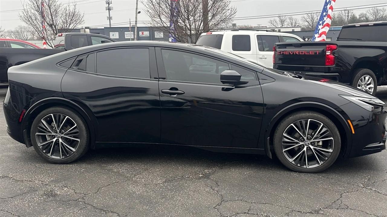 Toyota Prius Nightshade (Natl) 2025