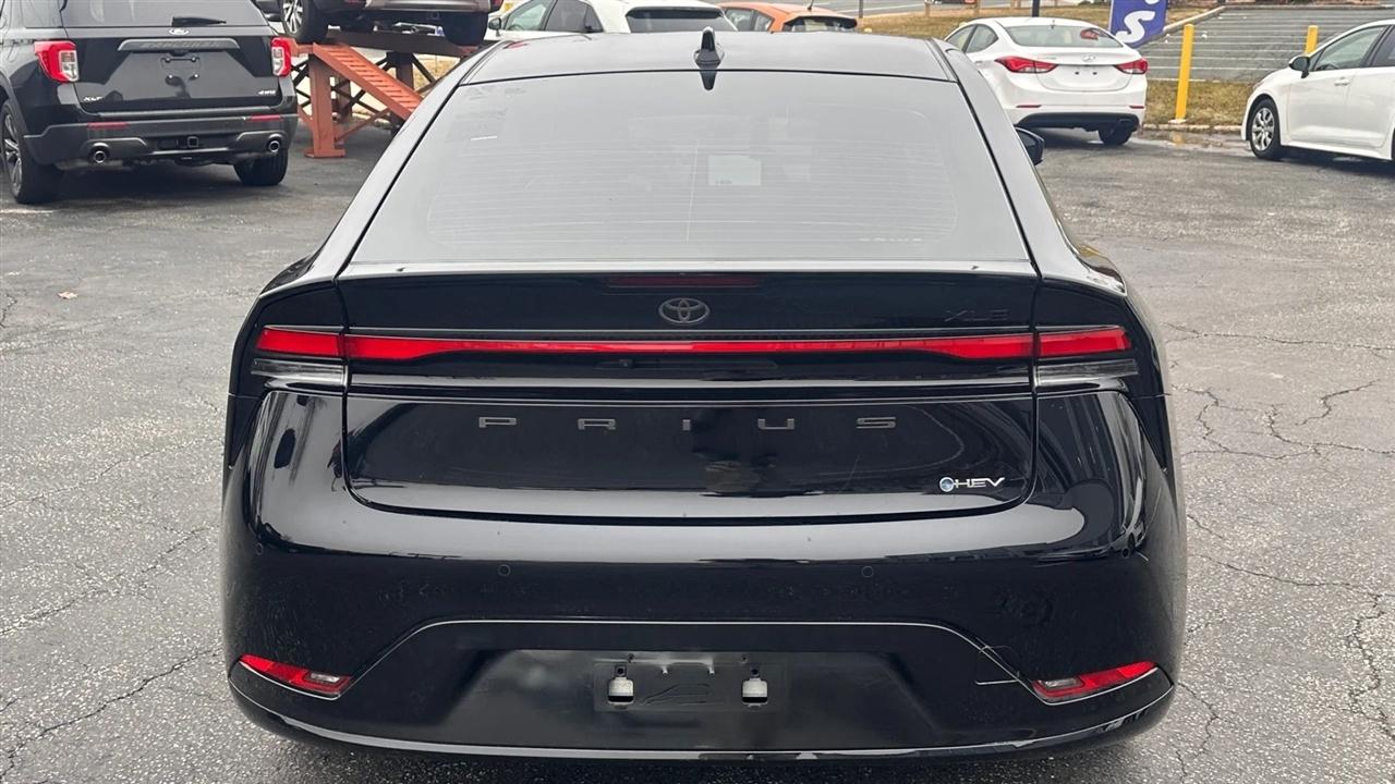 Toyota Prius Nightshade (Natl) 2025