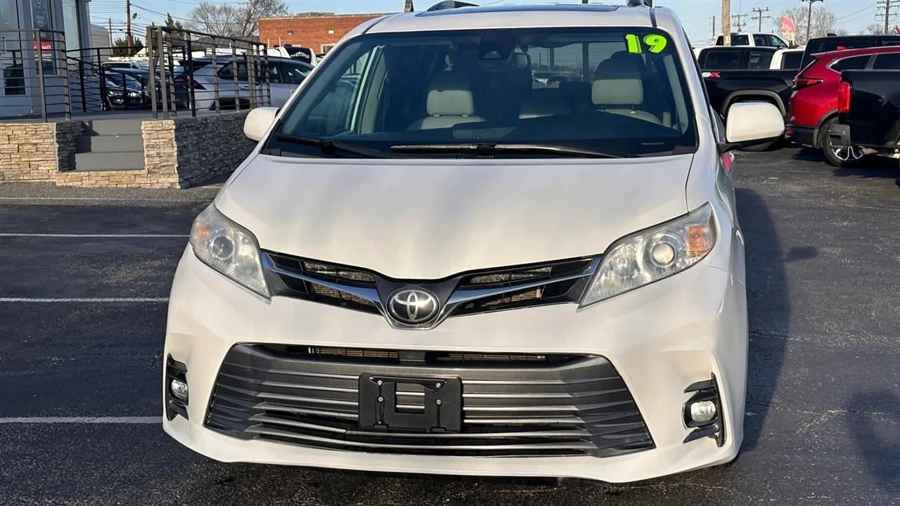 Toyota Sienna XLE Auto Access Seat FWD 7-Passenger (Natl) 2019
