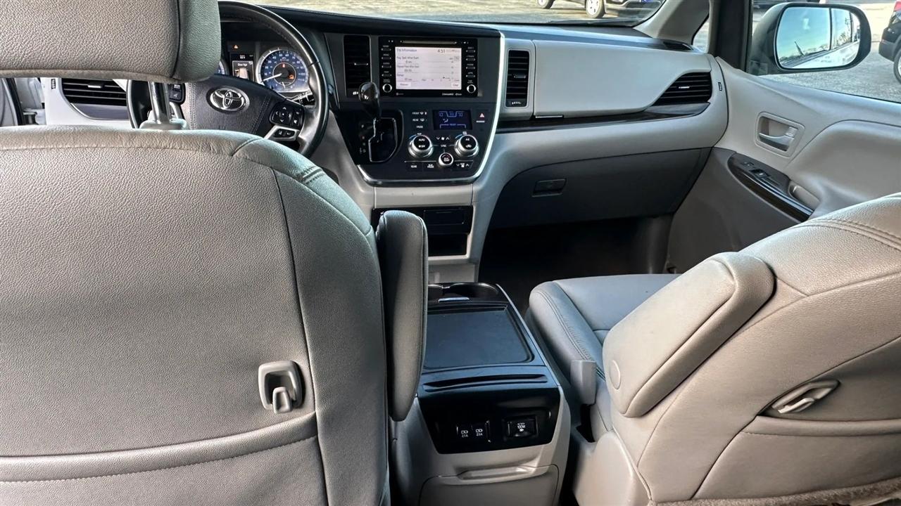 Toyota Sienna XLE Auto Access Seat FWD 7-Passenger (Natl) 2019