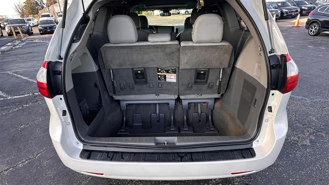 Toyota Sienna XLE Auto Access Seat FWD 7-Passenger (Natl) 2019