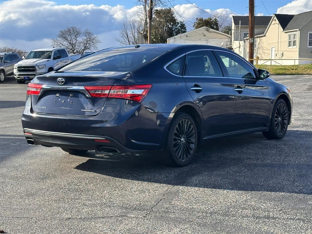 Toyota Avalon 4dr Sdn XLE Premium (Natl) 2016