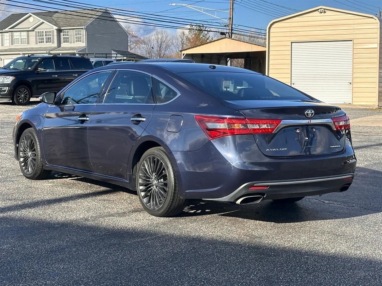 Toyota Avalon 4dr Sdn XLE Premium (Natl) 2016