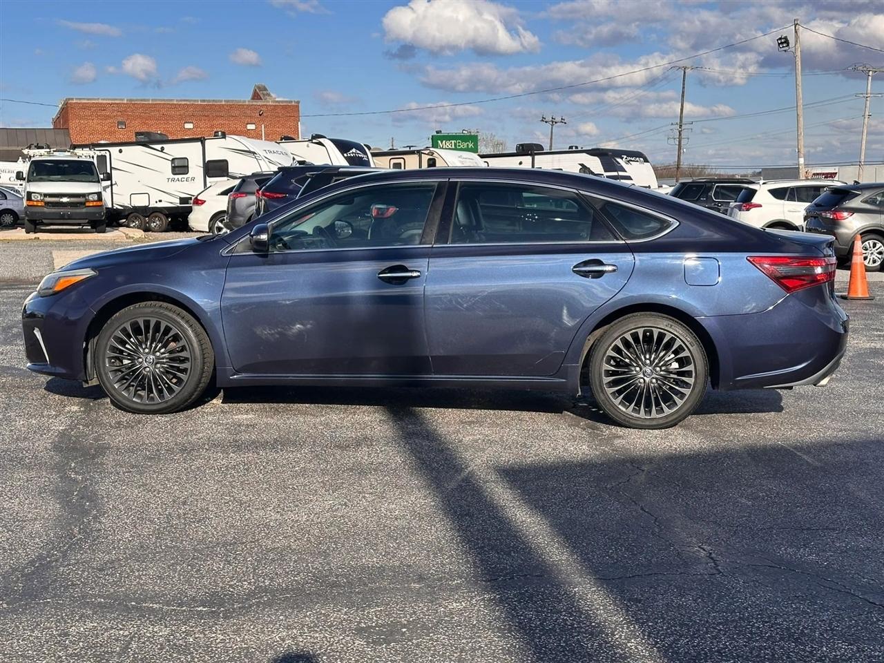 Toyota Avalon 4dr Sdn XLE Premium (Natl) 2016