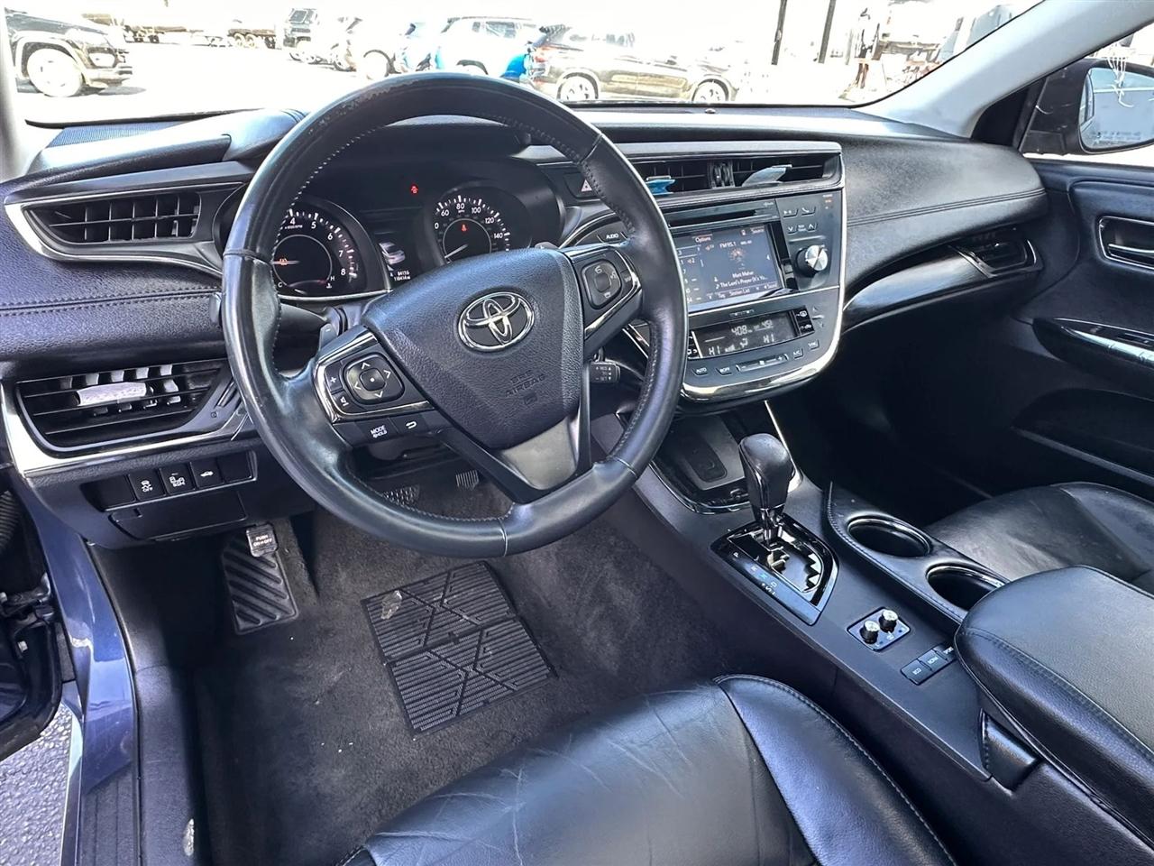 Toyota Avalon 4dr Sdn XLE Premium (Natl) 2016
