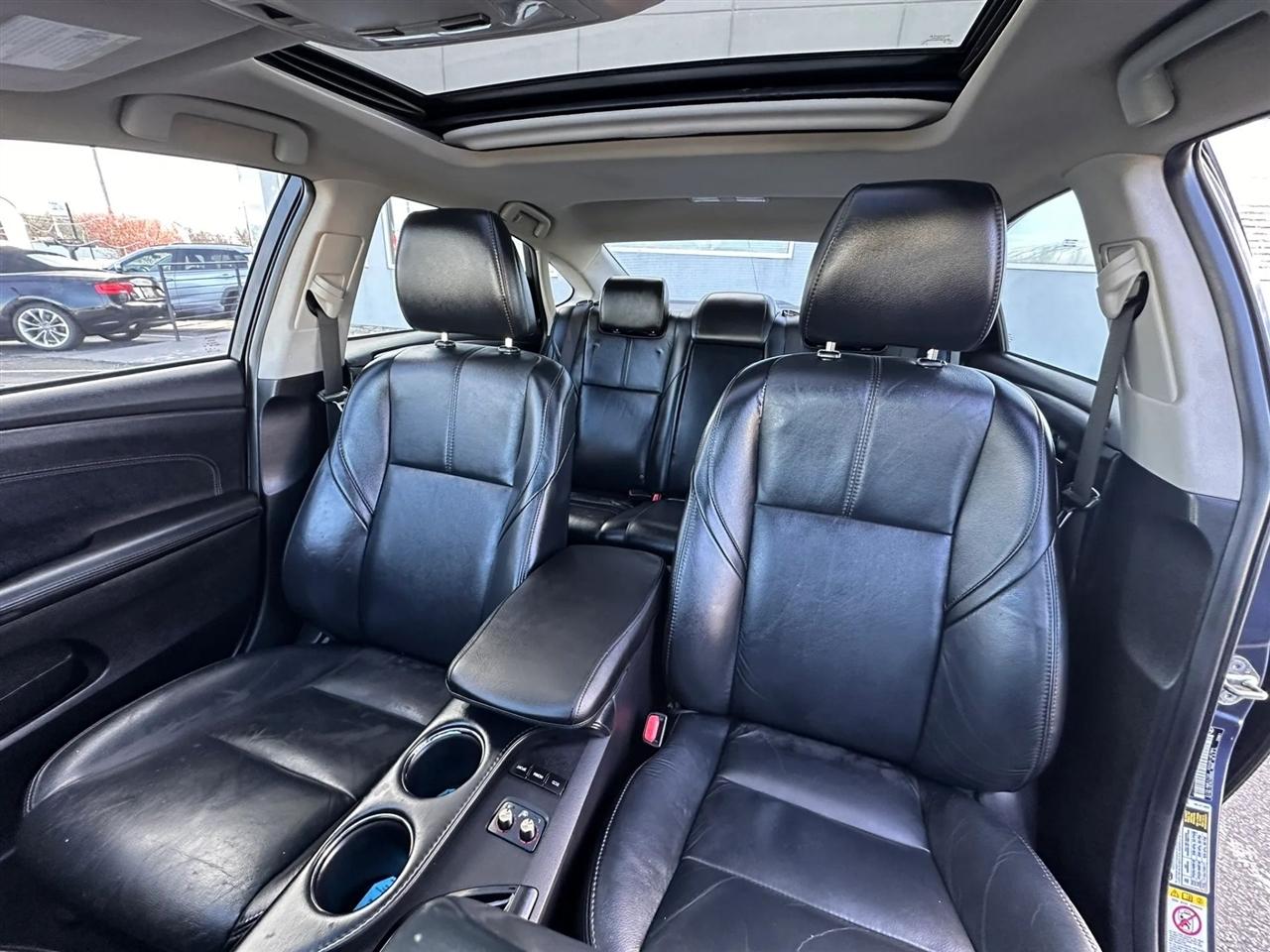 Toyota Avalon 4dr Sdn XLE Premium (Natl) 2016