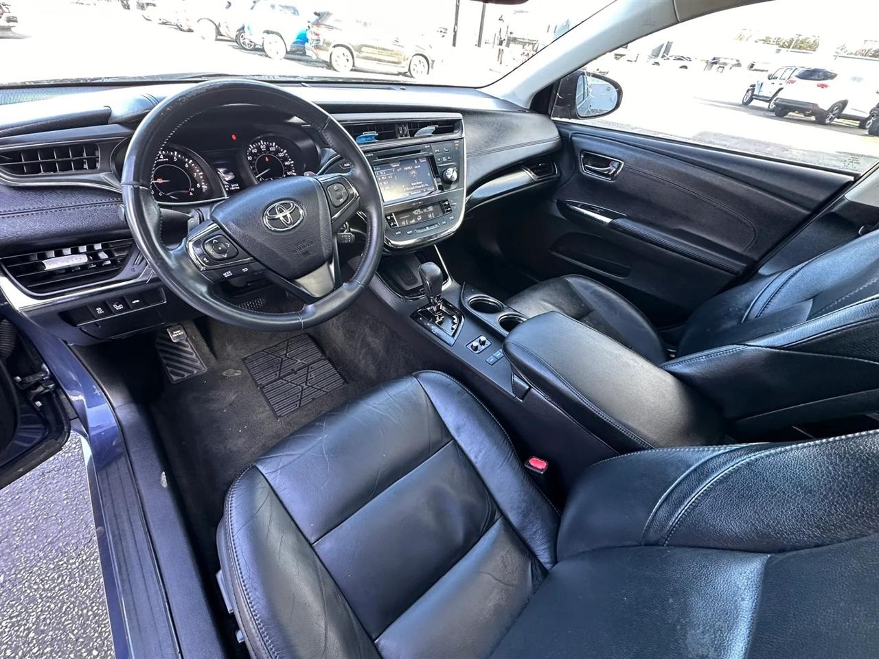 Toyota Avalon 4dr Sdn XLE Premium (Natl) 2016