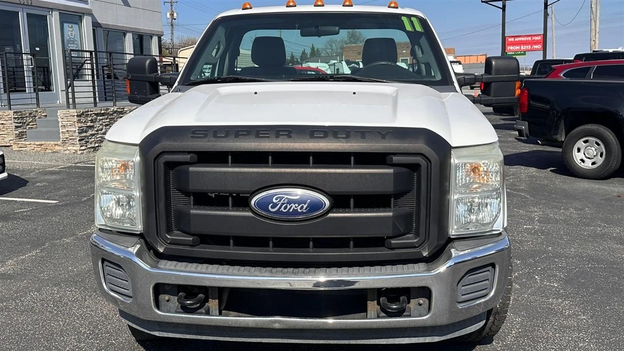 Ford Super Duty F-250 SRW 2WD Reg Cab 137" XLT 2011