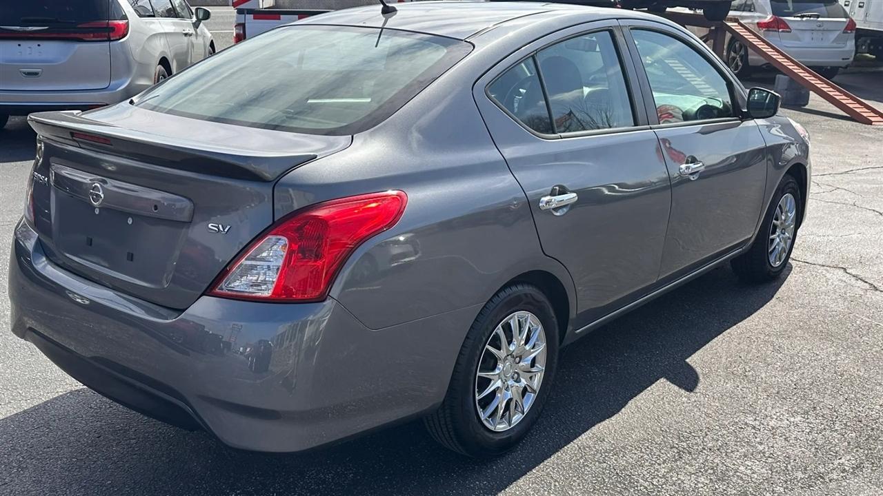 Nissan Versa Sedan SV CVT 2019