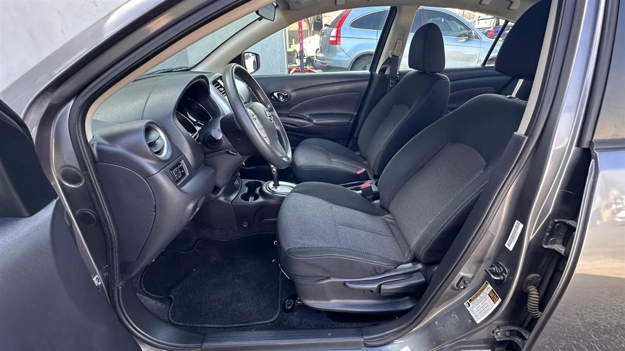 Nissan Versa Sedan SV CVT 2019