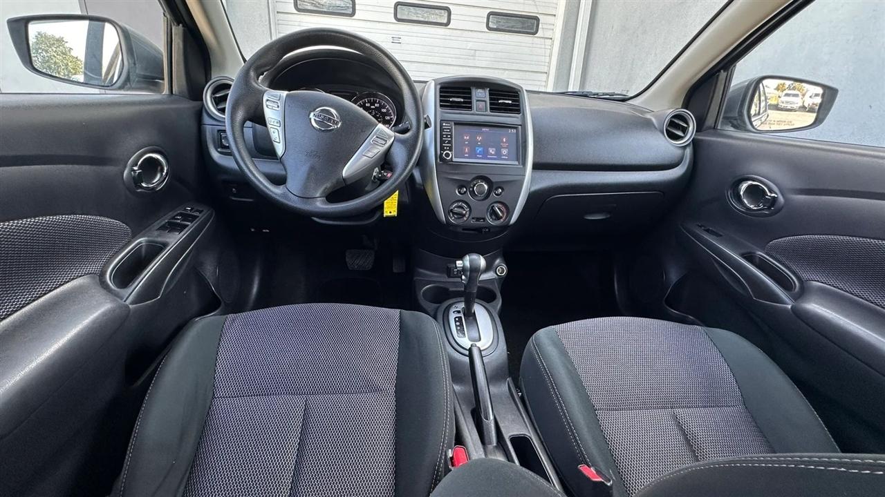 Nissan Versa Sedan SV CVT 2019