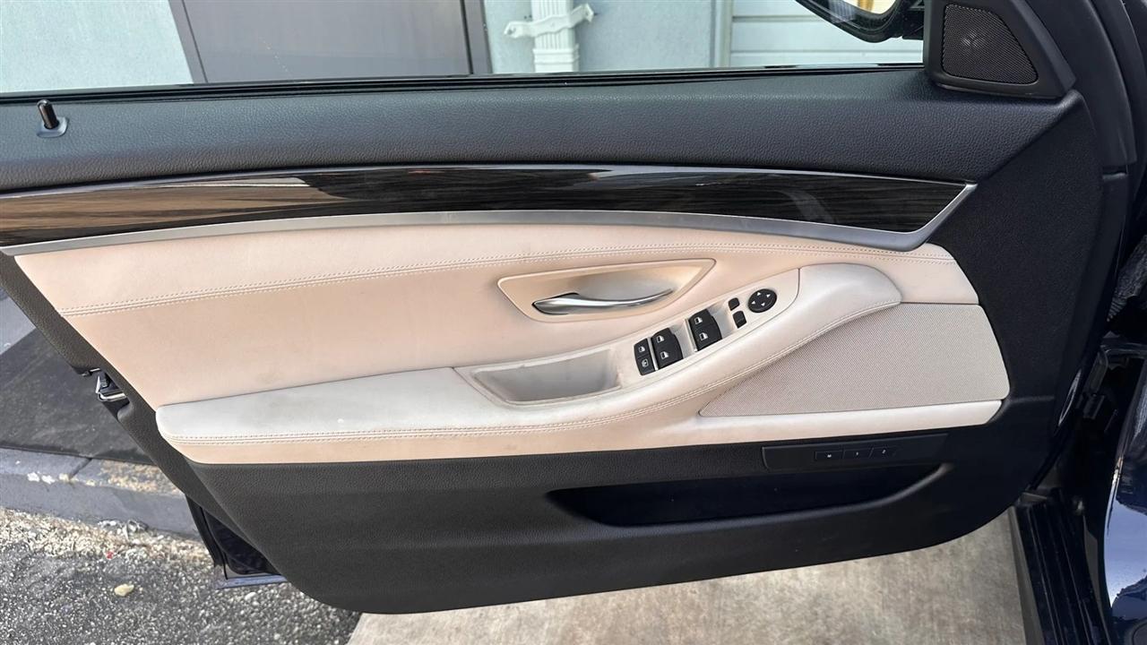 BMW 5 Series 4dr Sdn 535i xDrive AWD 2013