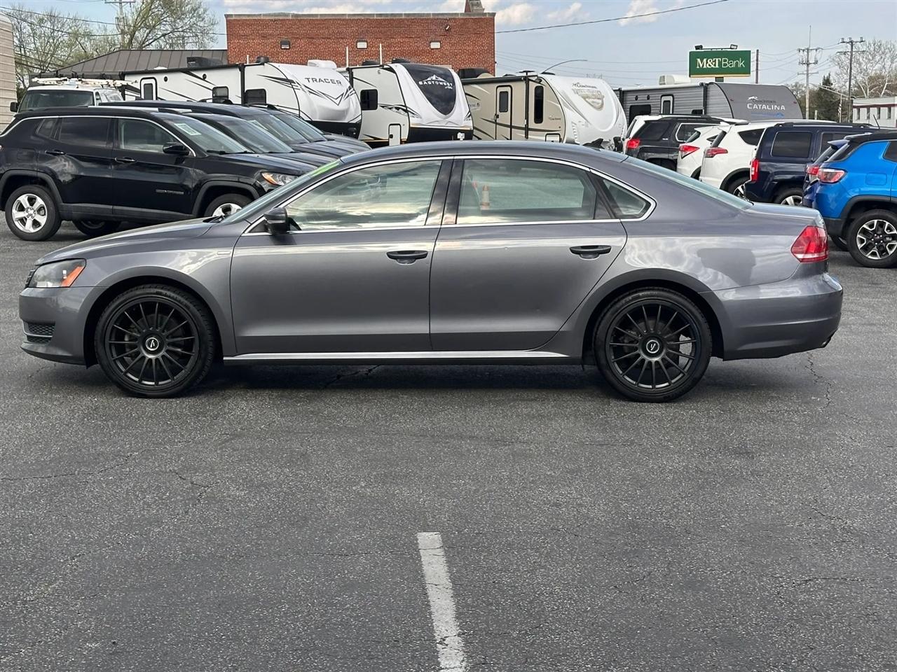 Volkswagen Passat 4dr Sdn 1.8T Auto Wolfsburg Ed PZEV 2014