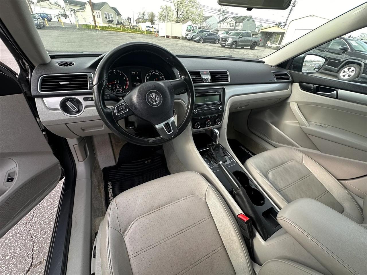 Volkswagen Passat 4dr Sdn 1.8T Auto Wolfsburg Ed PZEV 2014