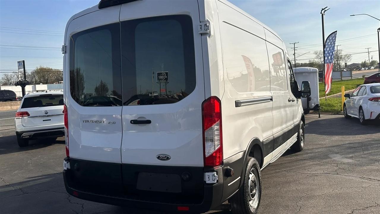 Ford Transit Cargo Van T-250 130" Med Rf 9070 GVWR RWD 2020