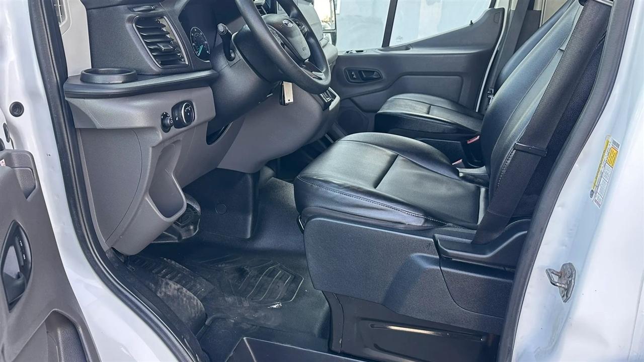 Ford Transit Cargo Van T-250 130" Med Rf 9070 GVWR RWD 2020