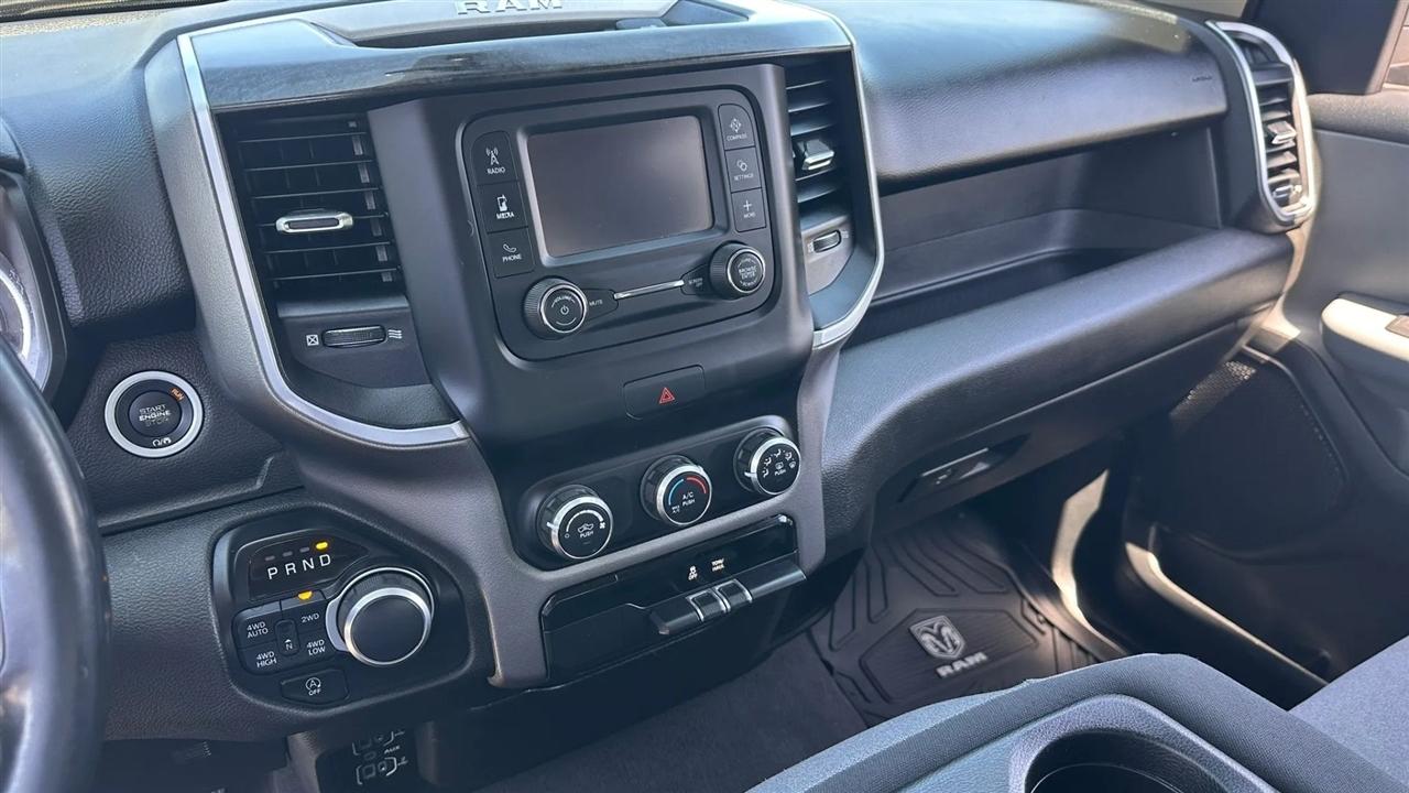 RAM 1500 Big Horn Crew Cab SWB 4WD 2019