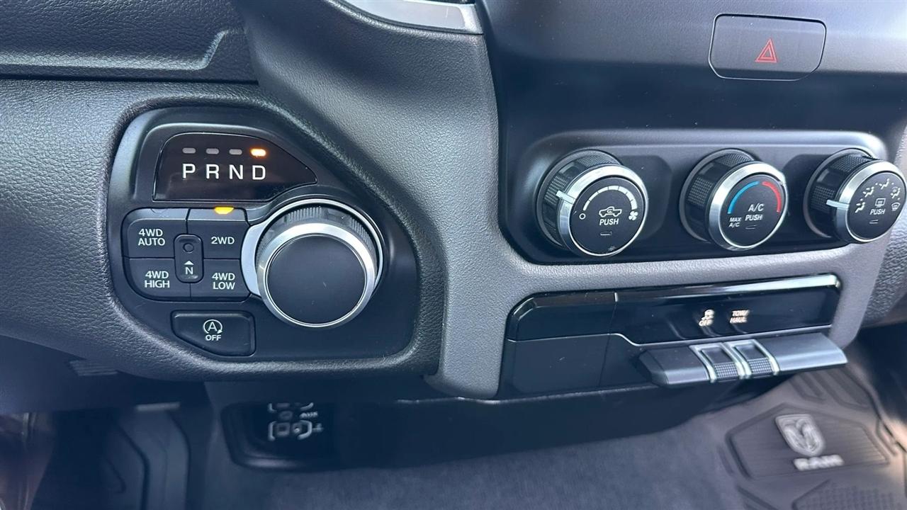 RAM 1500 Big Horn Crew Cab SWB 4WD 2019