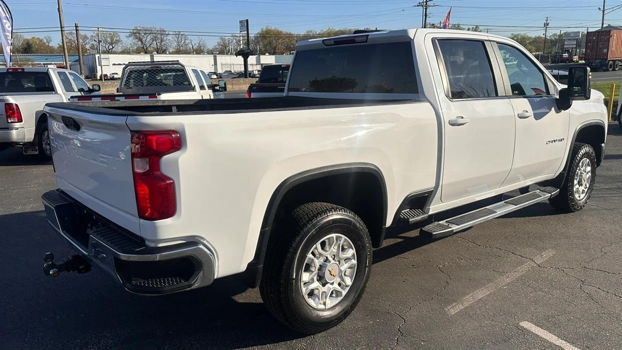 Chevrolet Silverado 2500HD LT Crew Cab Long Box 4WD 2024