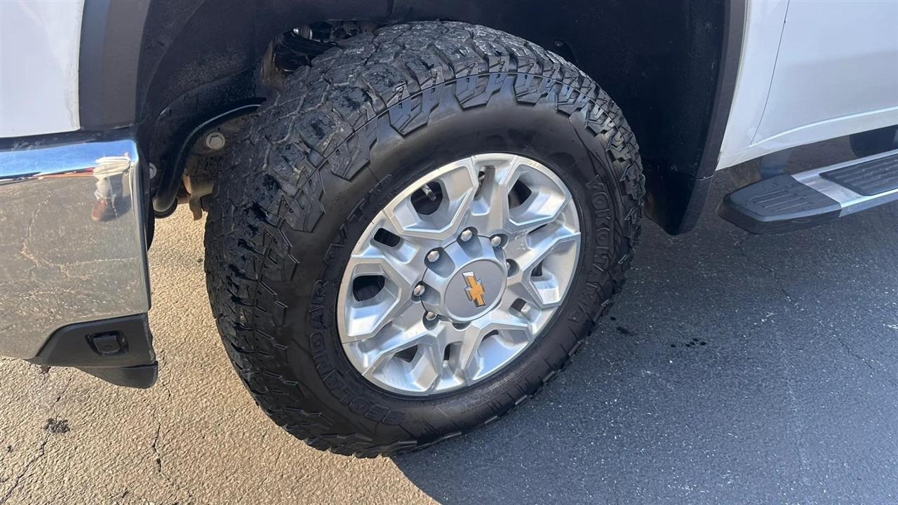 Chevrolet Silverado 2500HD LT Crew Cab Long Box 4WD 2024