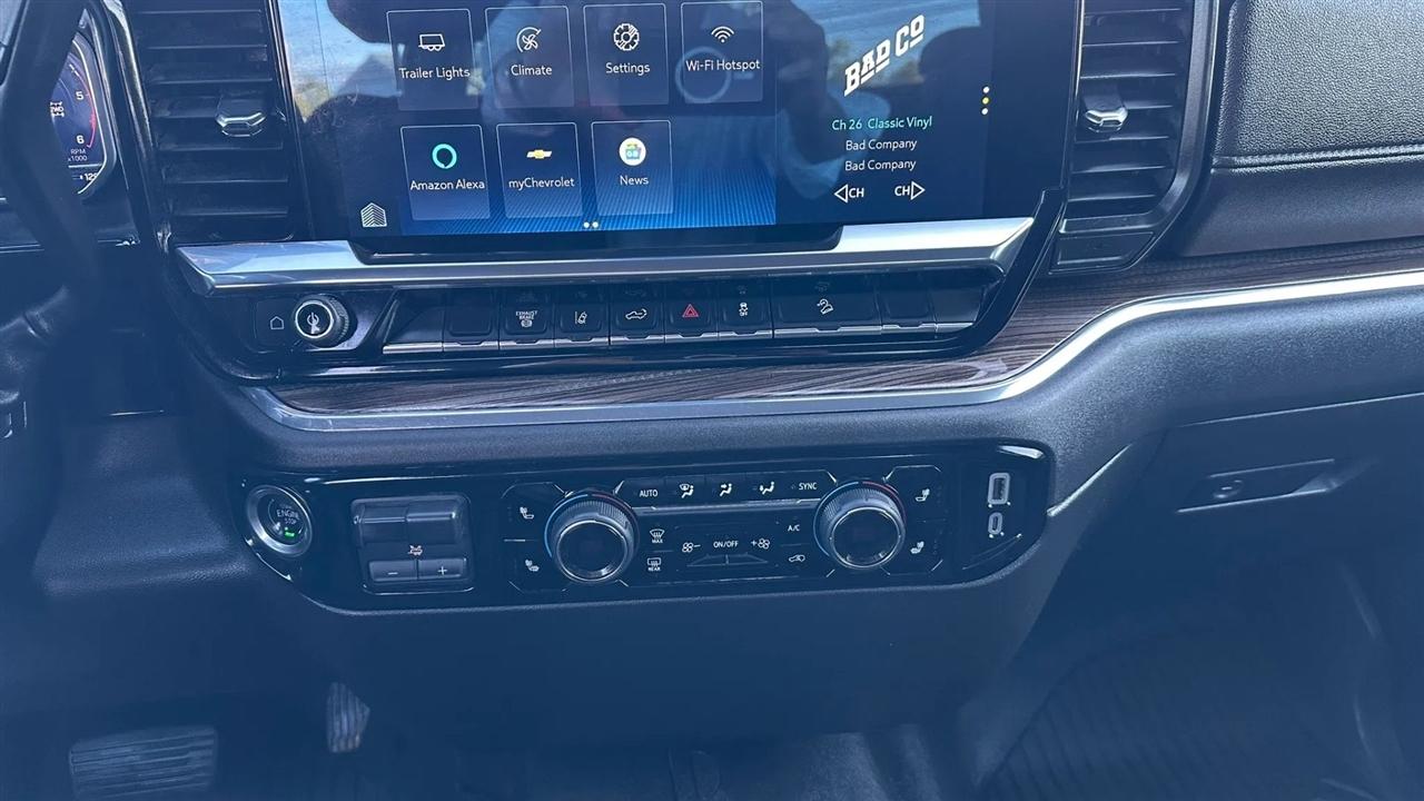 Chevrolet Silverado 2500HD LT Crew Cab Long Box 4WD 2024