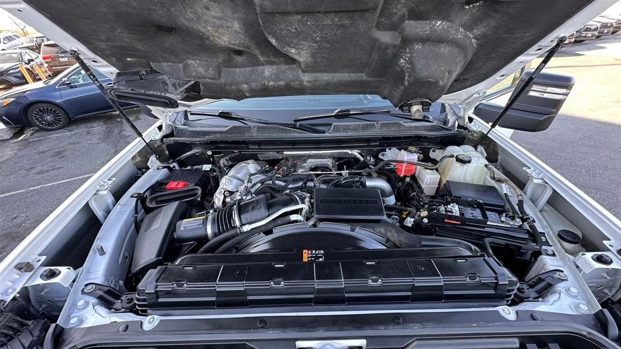 Chevrolet Silverado 2500HD LT Crew Cab Long Box 4WD 2024