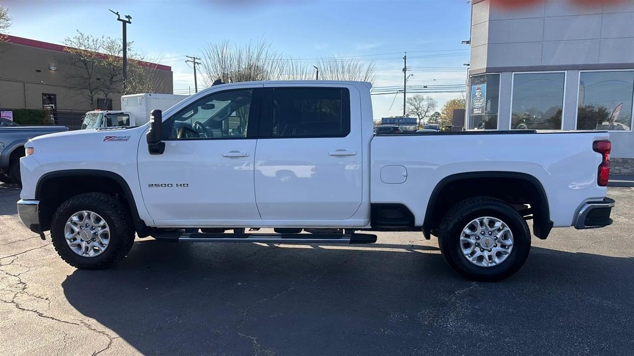 Chevrolet Silverado 2500HD LT Crew Cab Long Box 4WD 2024