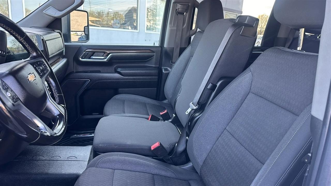 Chevrolet Silverado 2500HD LT Crew Cab Long Box 4WD 2024