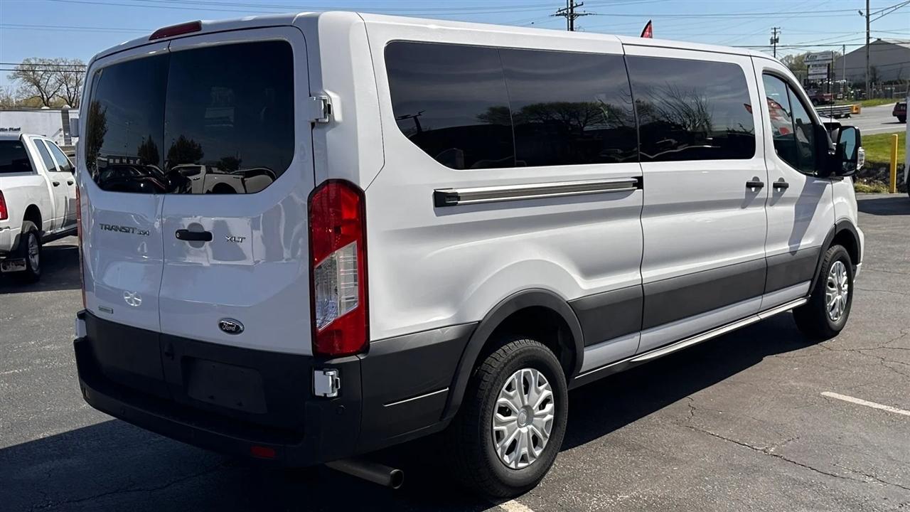 Ford Transit 350 Wagon Low Roof XLT w/Sliding Pass. 148-in. WB 2023