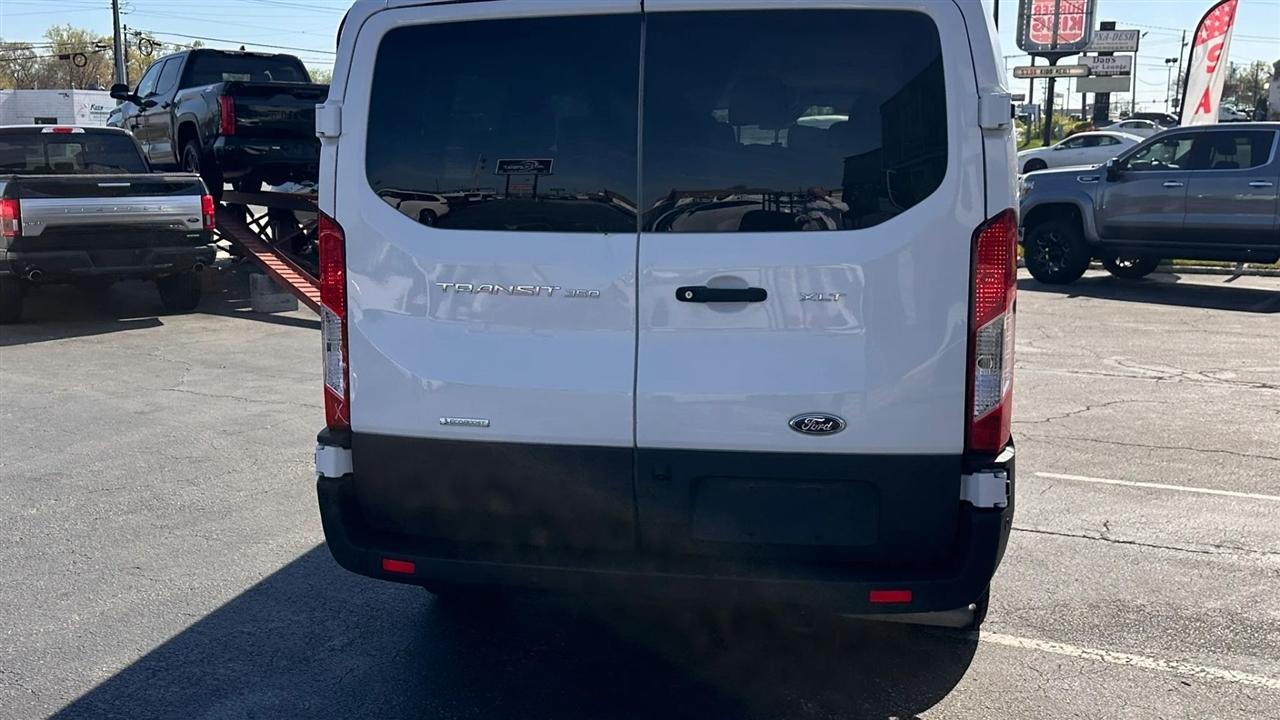 Ford Transit 350 Wagon Low Roof XLT w/Sliding Pass. 148-in. WB 2023
