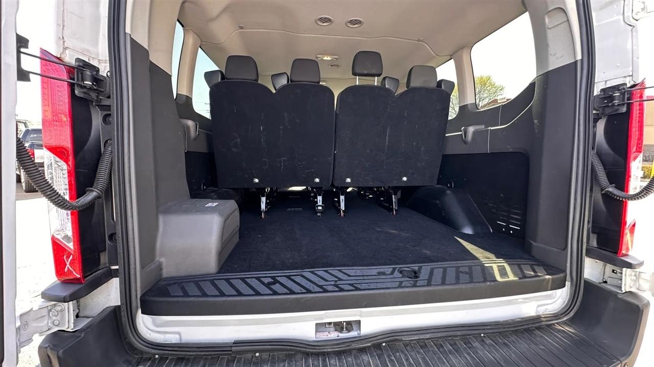 Ford Transit 350 Wagon Low Roof XLT w/Sliding Pass. 148-in. WB 2023