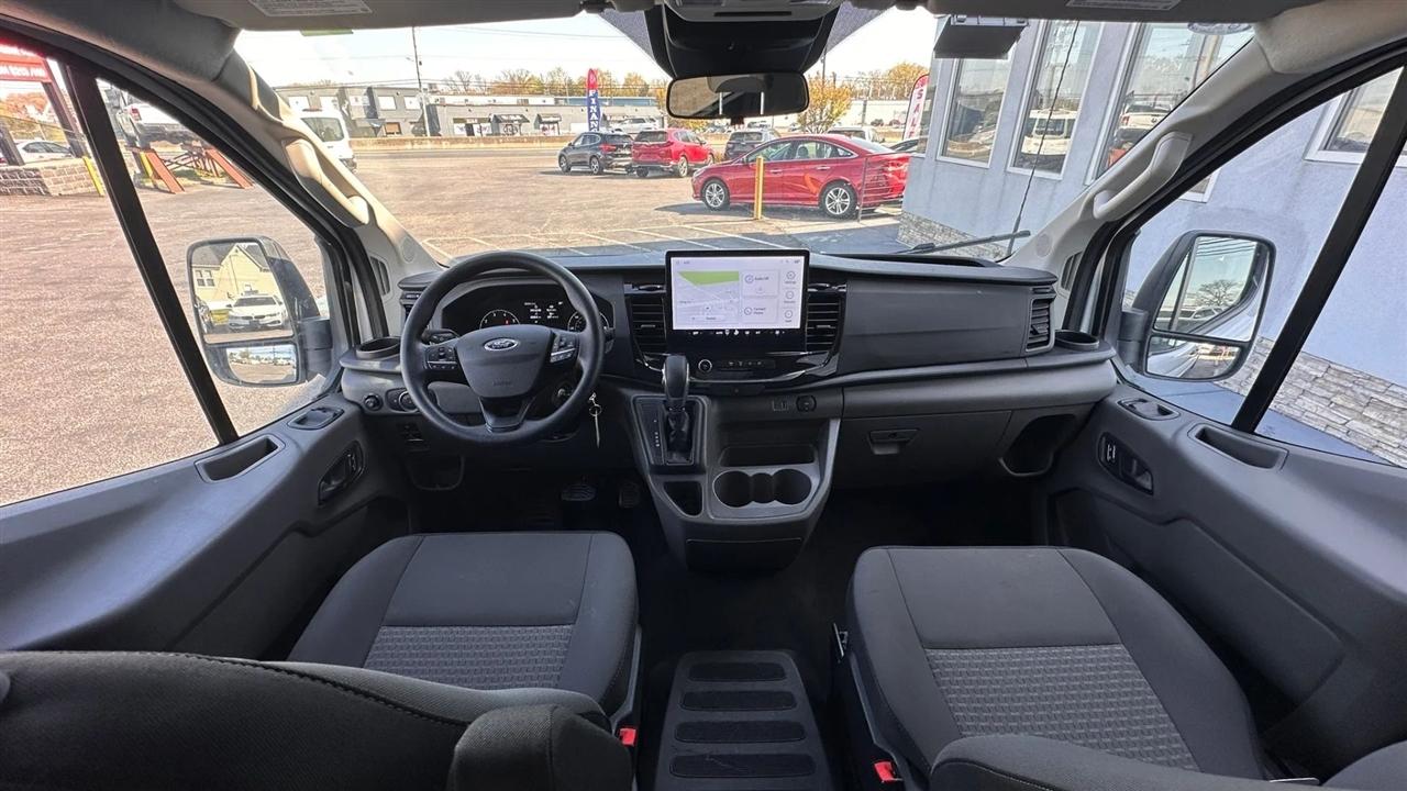Ford Transit 350 Wagon Low Roof XLT w/Sliding Pass. 148-in. WB 2023