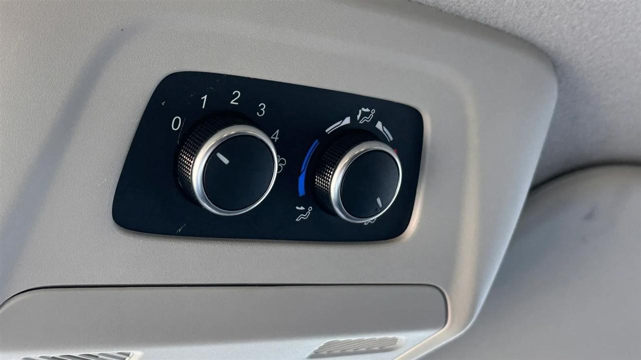 Ford Transit 350 Wagon Low Roof XLT w/Sliding Pass. 148-in. WB 2023