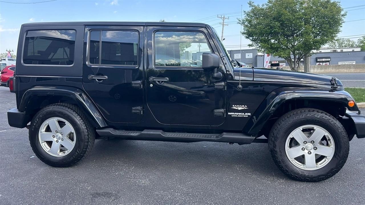 Jeep Wrangler Unlimited Sahara 4WD 2011