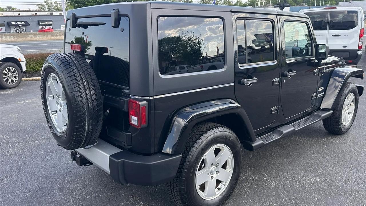 Jeep Wrangler Unlimited Sahara 4WD 2011