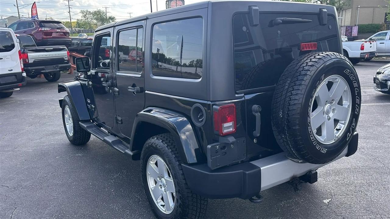Jeep Wrangler Unlimited Sahara 4WD 2011