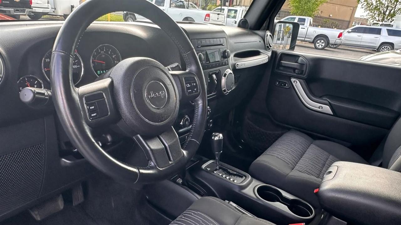 Jeep Wrangler Unlimited Sahara 4WD 2011