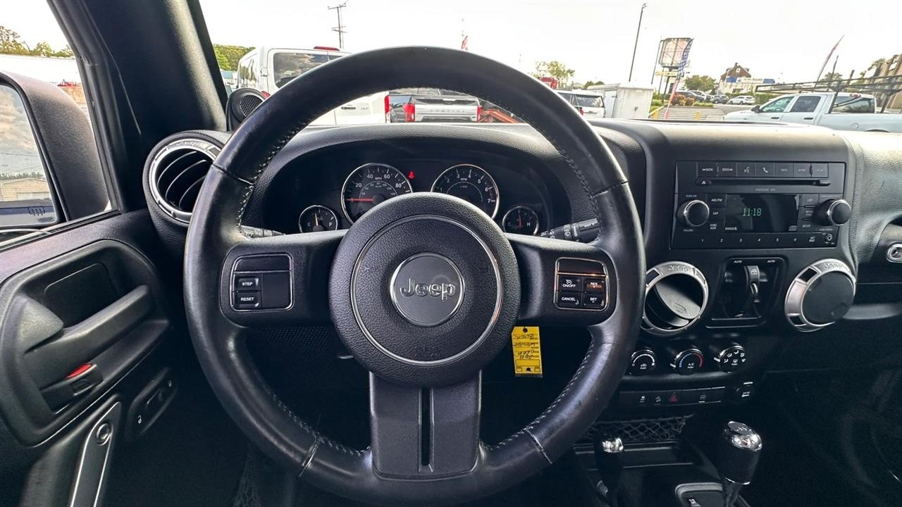 Jeep Wrangler Unlimited Sahara 4WD 2011