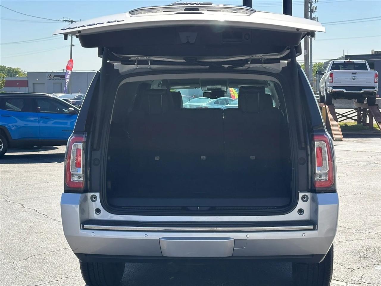 GMC Yukon XL Denali 2WD 2020