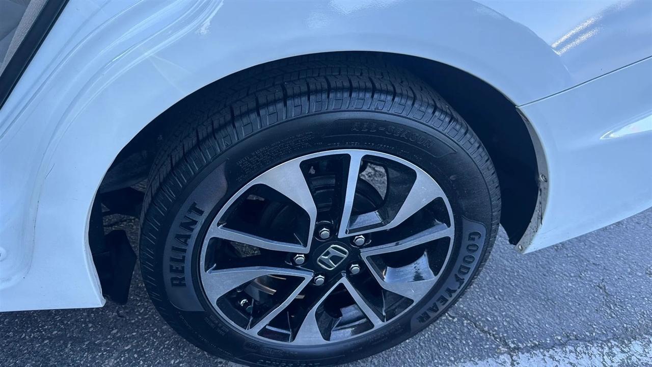 Honda Civic LX Sedan 5-Speed AT 2013